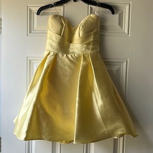 Beautiful yellow spring dress